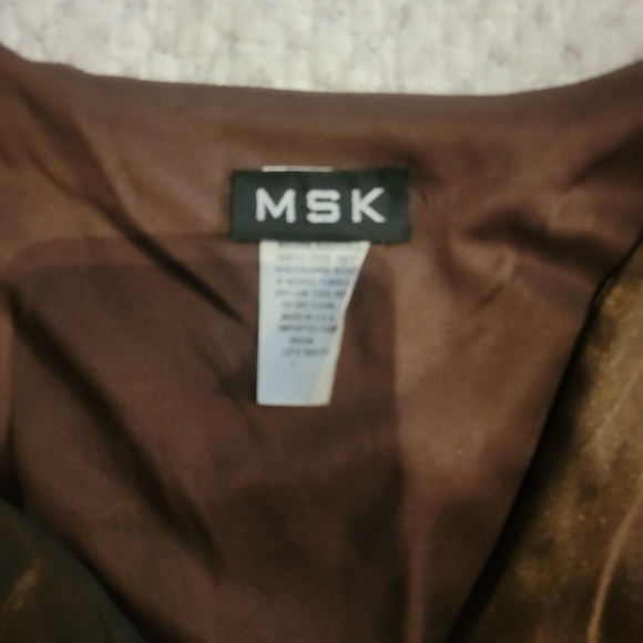 Top - Picture 2 of 2